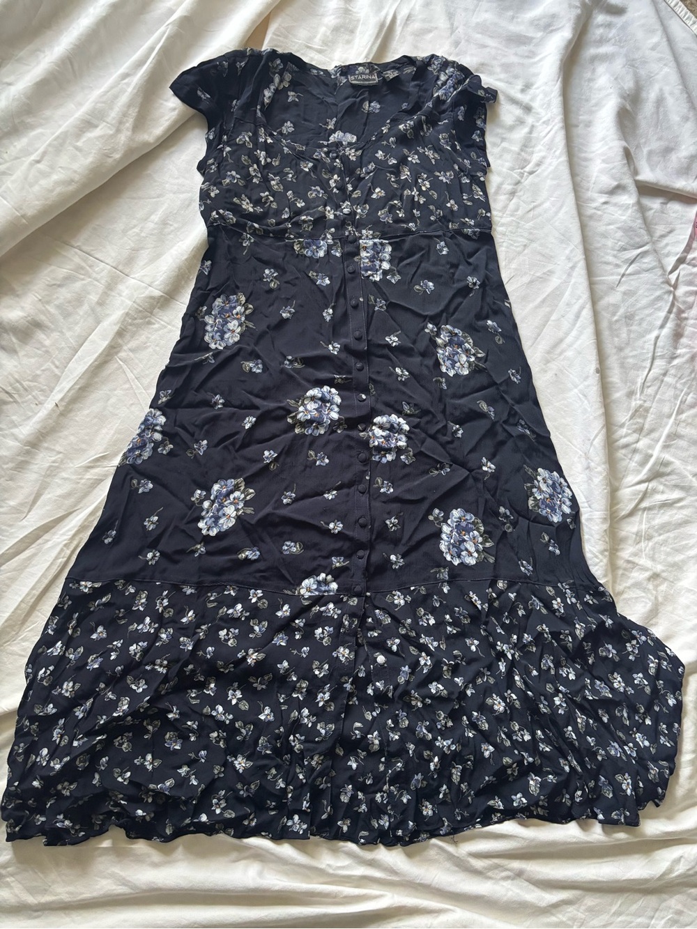 Navy Floral Cap-Sleeve Midi Dress - Picture 2 of 5
